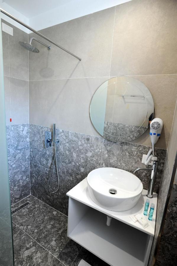 Afrodite Suites ซารานเดอ ภายนอก รูปภาพ