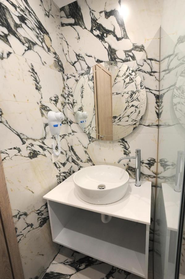 Afrodite Suites ซารานเดอ ภายนอก รูปภาพ